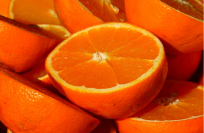 DIY Orangenreiniger: Wie du mit Orangenschalen ein kraftvolles Hausmittel herstellst