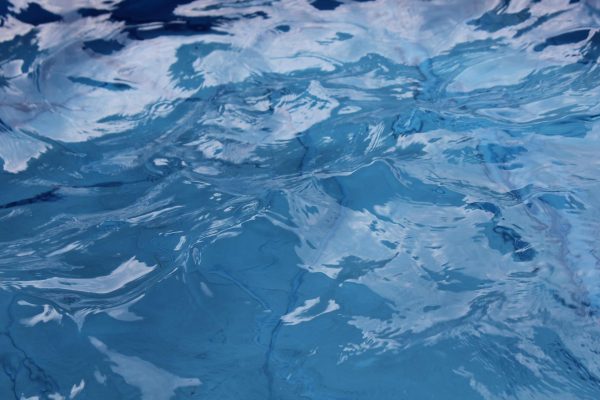 Chlorfreie Poolpflege: Sanfte Hautpflege