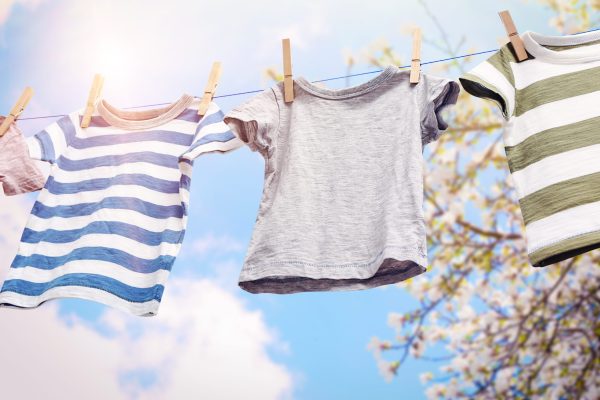 Farbenfroh und nachhaltig waschen: 5 Tipps gegen Abfärben